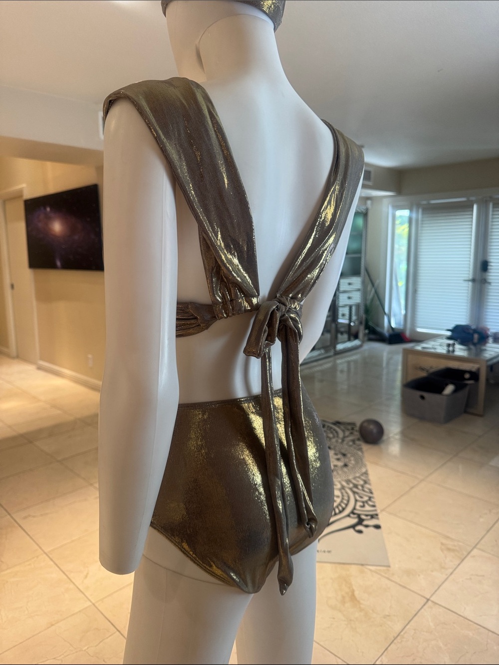Vintage Style Metallic Gold 4 Piece Set Skirt Bikini Top Turban - Picture 6 of 10